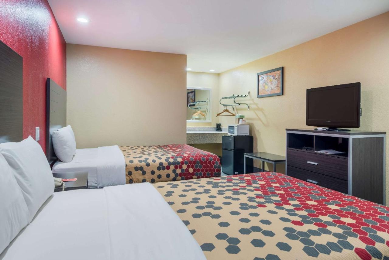 Econo Lodge Lake Charles University Area Eksteriør billede