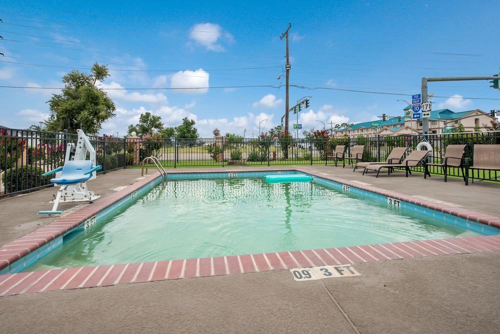 Econo Lodge Lake Charles University Area Eksteriør billede